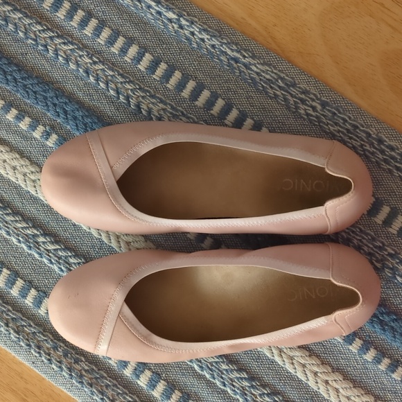 Vionic Caroll - Picture 6 of 9